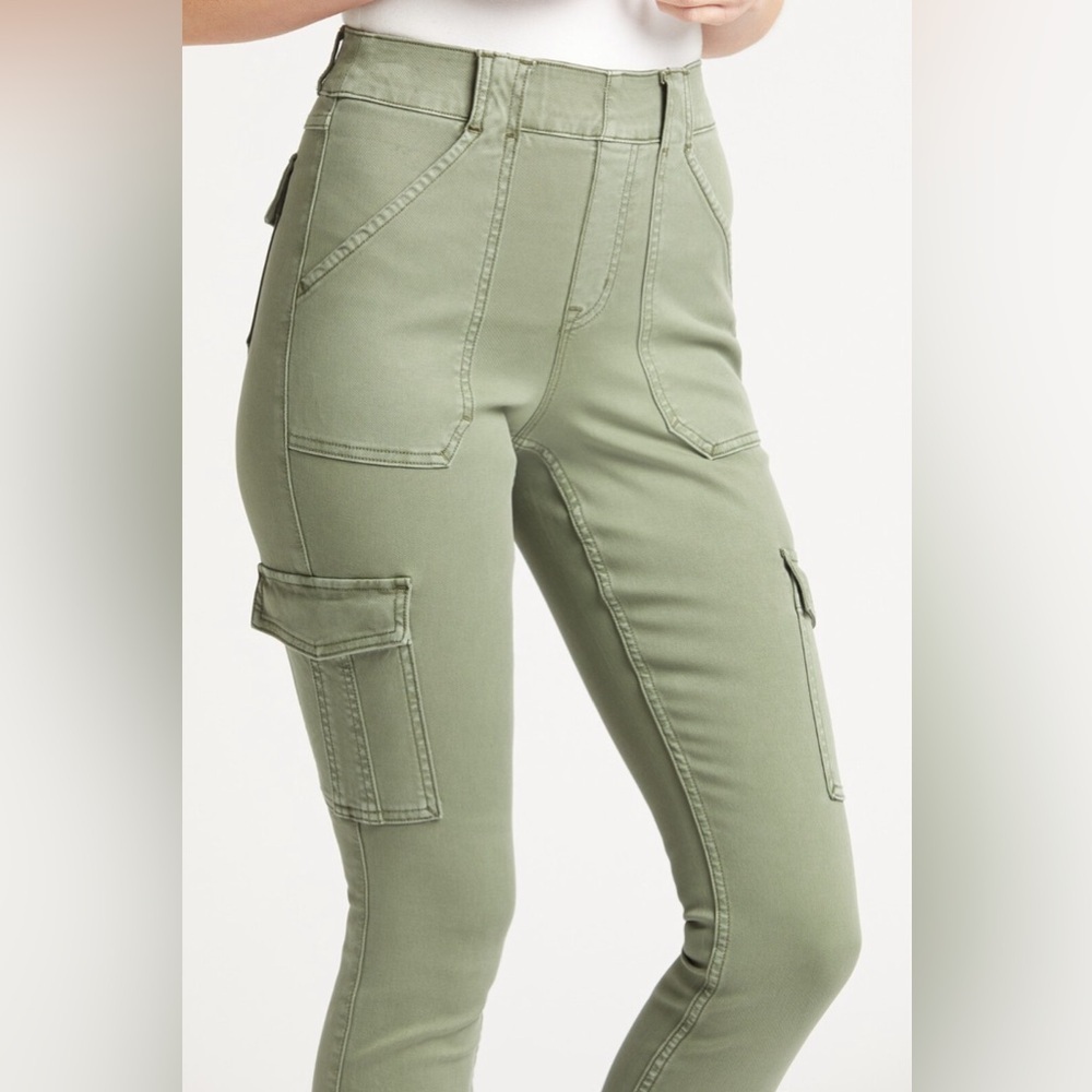 NWOT Spanx Stretch Twill Ankle Cargo Pant in Soft Sage Size M - Picture 4 of 17